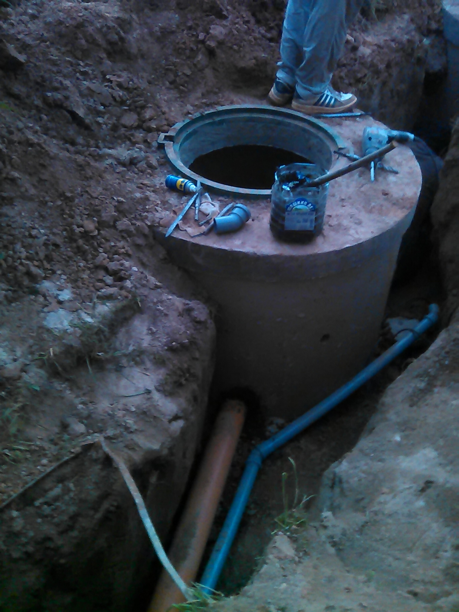 Подключить центральную воду. Автономная система водоснабжения колодец. Колодец для центрального водопровода. Водопровод из скважины. Водоснабжение из колодца.